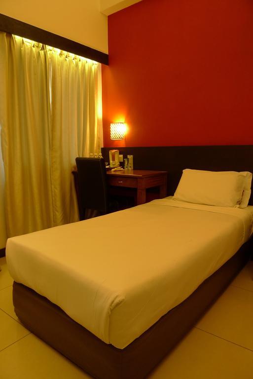 Meldrum Hotel Johor Bahru Kültér fotó