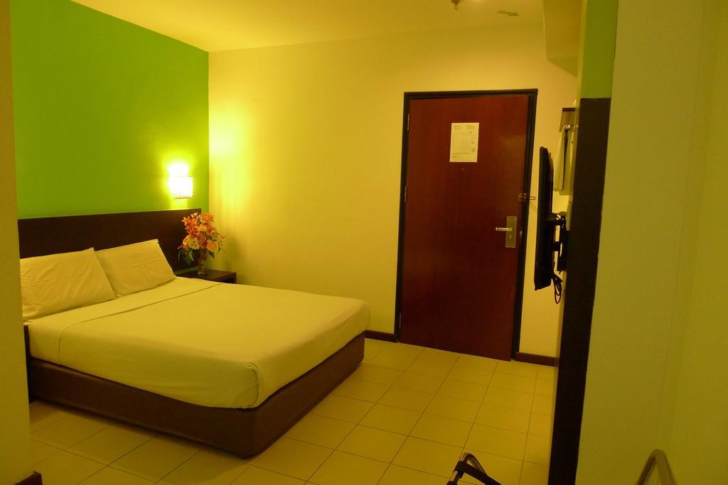 Meldrum Hotel Johor Bahru Szoba fotó