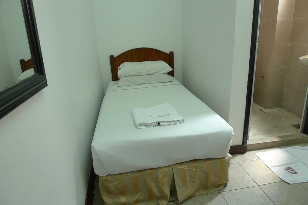 Meldrum Hotel Johor Bahru Szoba fotó